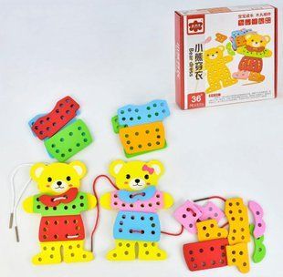 Деревянная игра шнуровка Одень Мишку C 31335 31335 фото