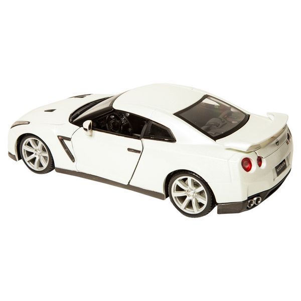 Колекційна Автомодель Bburago (1:18) NISSAN GT-R (2009) (білий, 1:18), 18-11030W 18-12079W фото